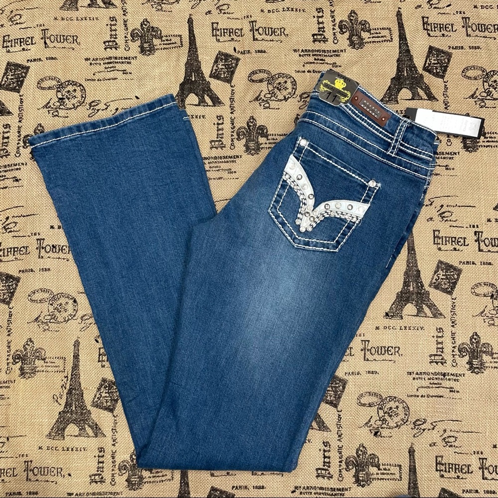 Vivi Diva NWT! Premium Quality Studded Embroidered Pocket Bootcut Jean Size 11